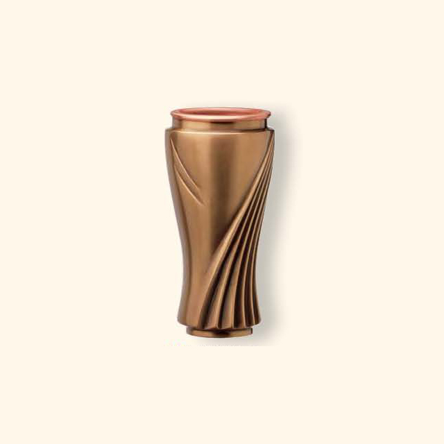 Ваза из бронзы 06656/19